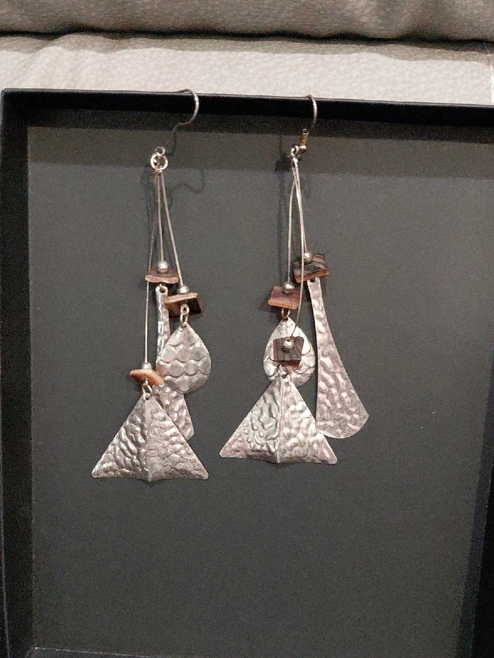 VINTAGE WIND CHIME EARRINGS - Picture 7 of 9